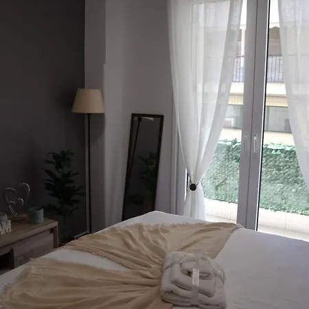 Beautiful Sweet Brown Apartment In The Center Loutraki  Exterior photo